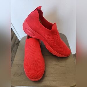 Mepaouo Red Slip-On Sneakers
